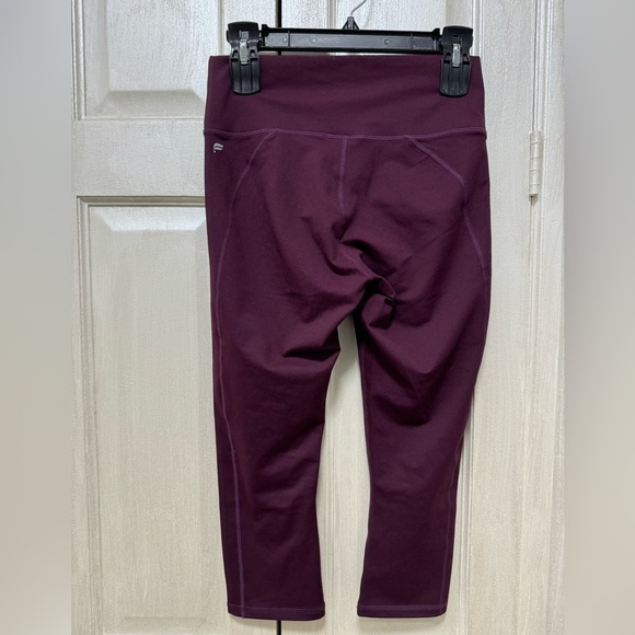 Fabletics Power Hold Women M Eggplant Cropped Athletic Pants Capri - Picture 2 of 10